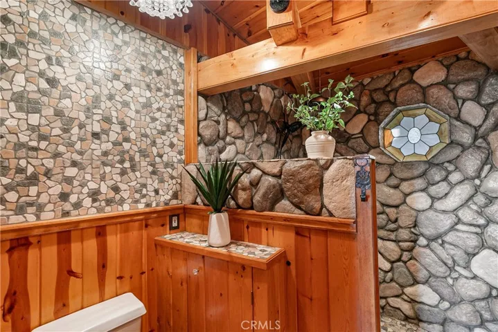 457 Darfo Drive, Crestline, California 92325