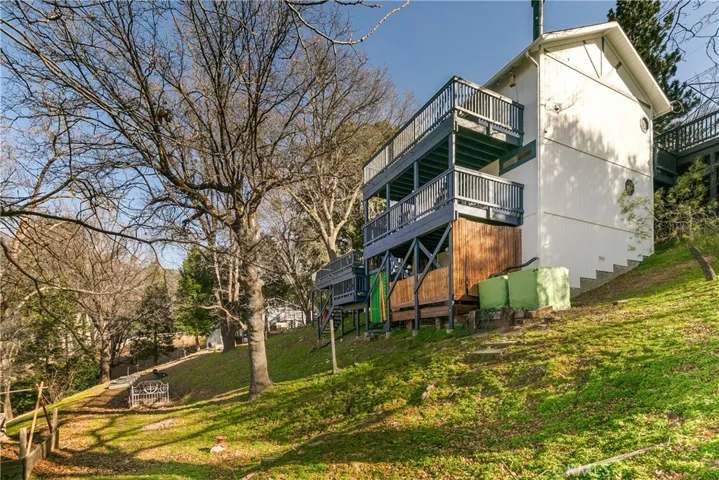 457 Darfo Drive, Crestline, California 92325