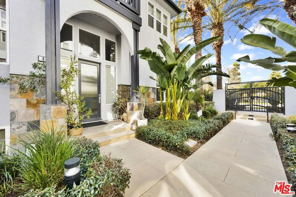5700 Seawalk Drive 8, Los Angeles, California 90094, 2 Bedrooms Bedrooms, ,3 BathroomsBathrooms,Residential,For Sale,Seawalk,25505145