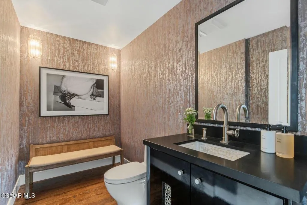 2431 Swanfield Court, Thousand Oaks, California 91361 home-pic-25