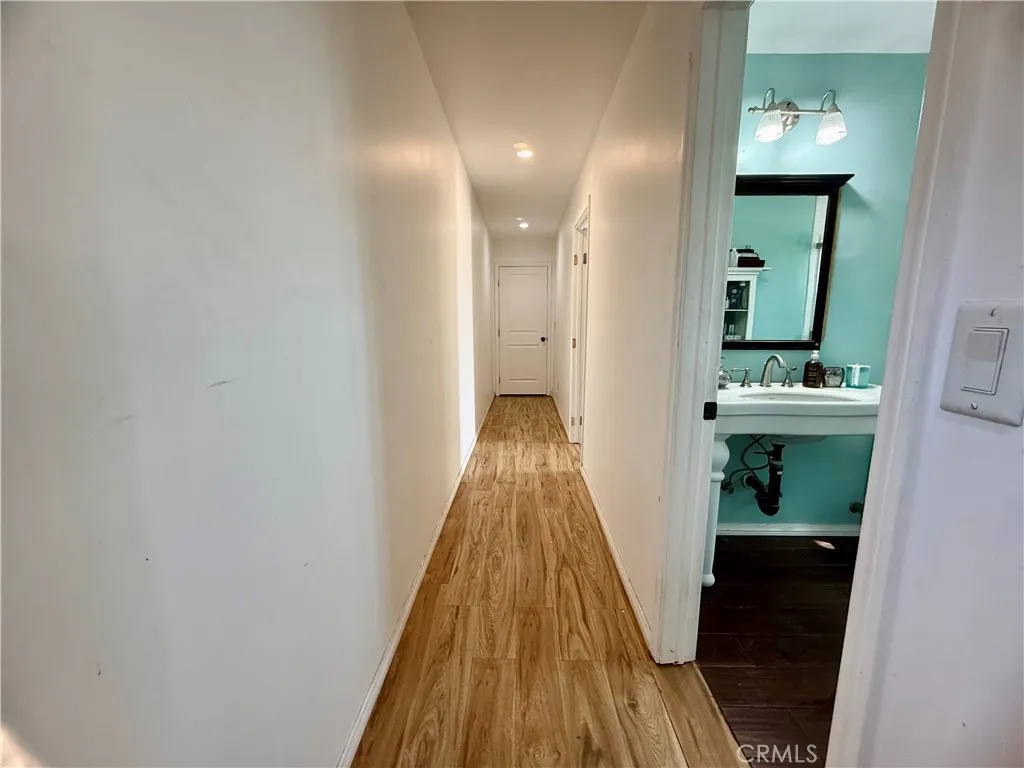 1532 N Ontario Street, Burbank, California 91505 home-pic-17