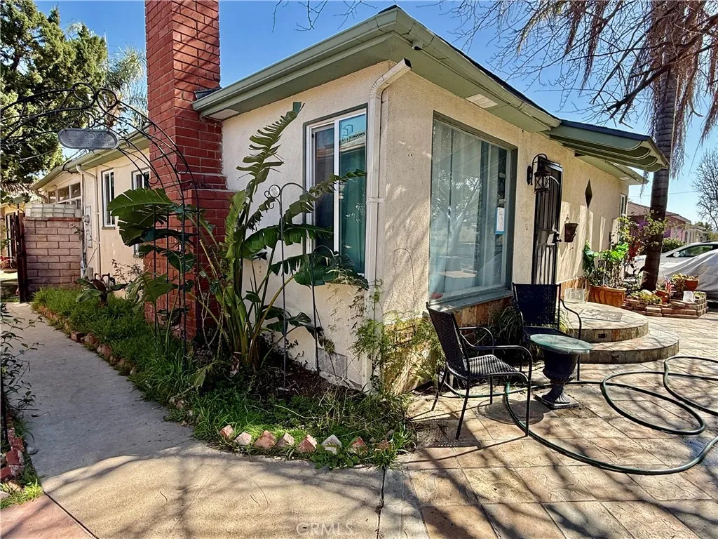 1532 N Ontario Street, Burbank, California 91505 home-pic-1