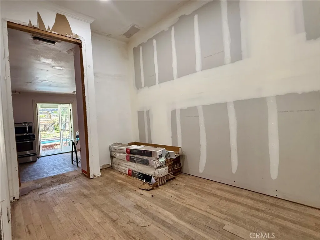1532 N Ontario Street, Burbank, California 91505 home-pic-25