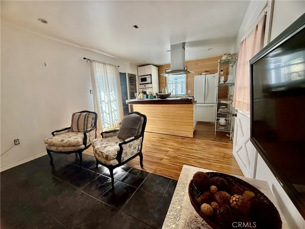 1532 N Ontario Street, Burbank, California 91505 home-pic-11
