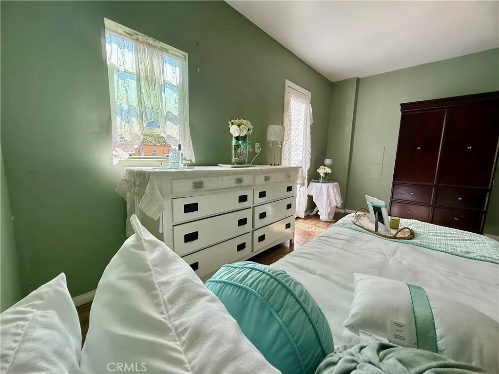 1532 N Ontario Street, Burbank, California 91505 home-pic-21