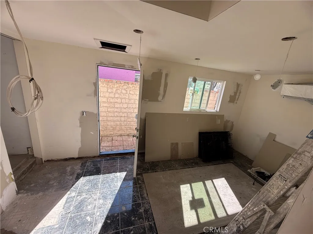 1532 N Ontario Street, Burbank, California 91505 home-pic-33