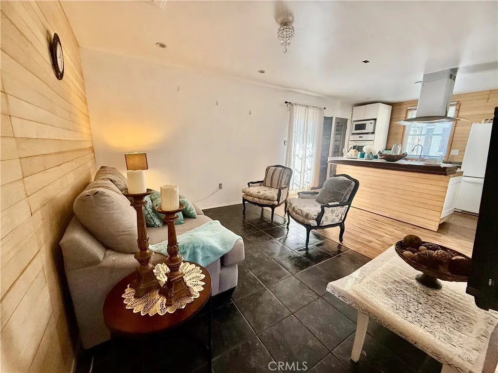 1532 N Ontario Street, Burbank, California 91505 home-pic-10