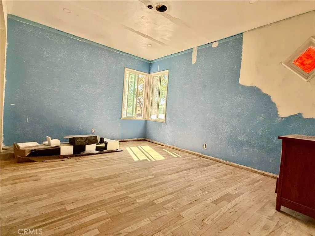 1532 N Ontario Street, Burbank, California 91505 home-pic-26
