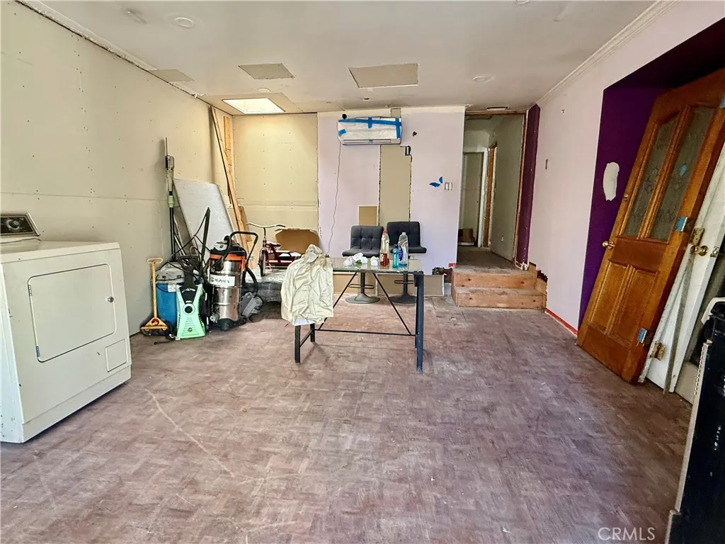 1532 N Ontario Street, Burbank, California 91505 home-pic-23