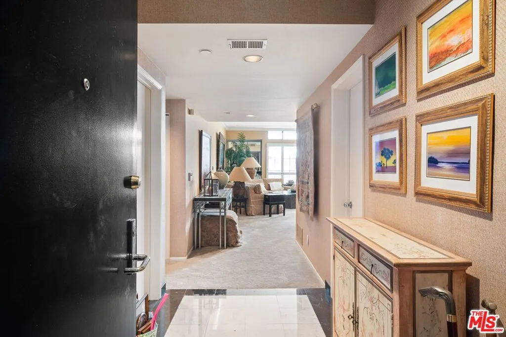 235 S Reeves Drive 201, Beverly Hills, California 90212 home-pic-5