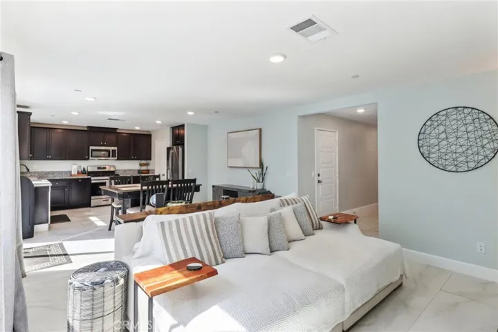 32901 Middlegate Place, Lake Elsinore, California 92530