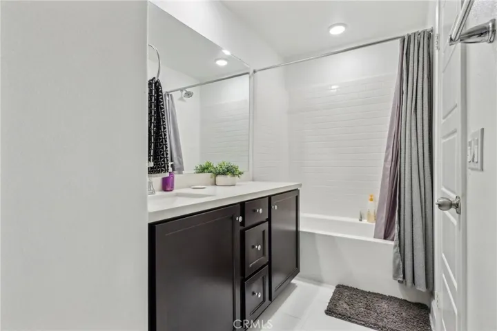 Guest Bathroom Upstairs