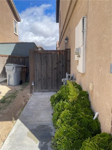 13118 Cerritos Court, Hesperia, California 92344
