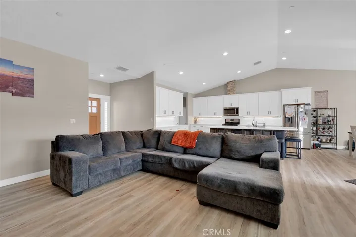 22445 Pacific Street, Apple Valley, California 92308