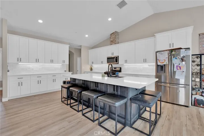 22445 Pacific Street, Apple Valley, California 92308