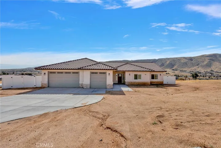 22445 Pacific Street, Apple Valley, California 92308