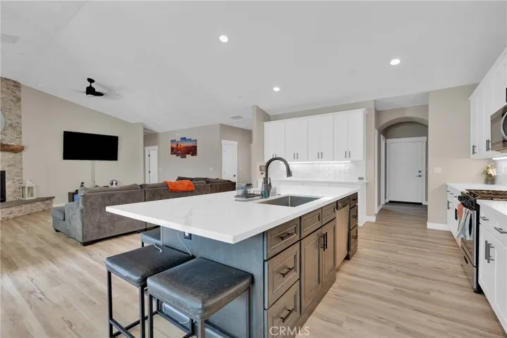 22445 Pacific Street, Apple Valley, California 92308