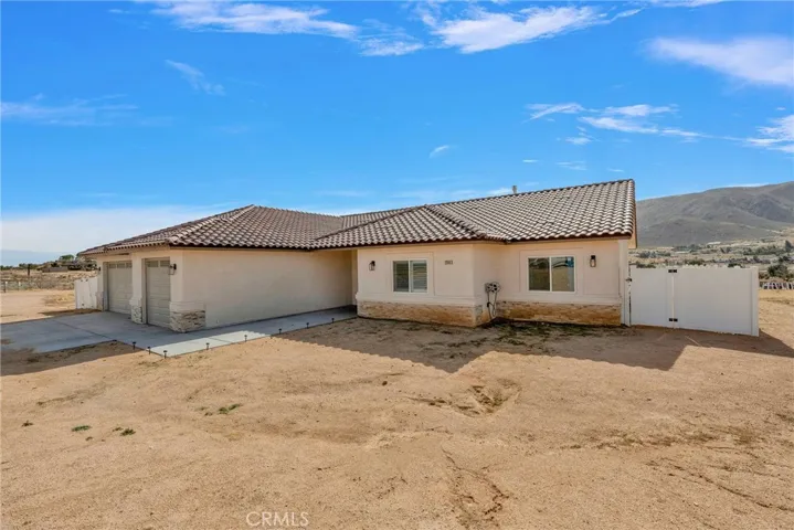 22445 Pacific Street, Apple Valley, California 92308