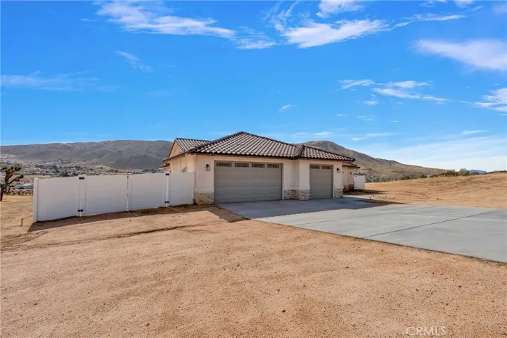 22445 Pacific Street, Apple Valley, California 92308
