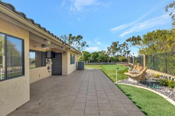 1306 La Salle Court, Vista, California 92081