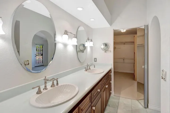 1306 La Salle Court, Vista, California 92081