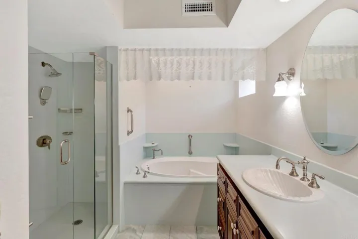 1306 La Salle Court, Vista, California 92081