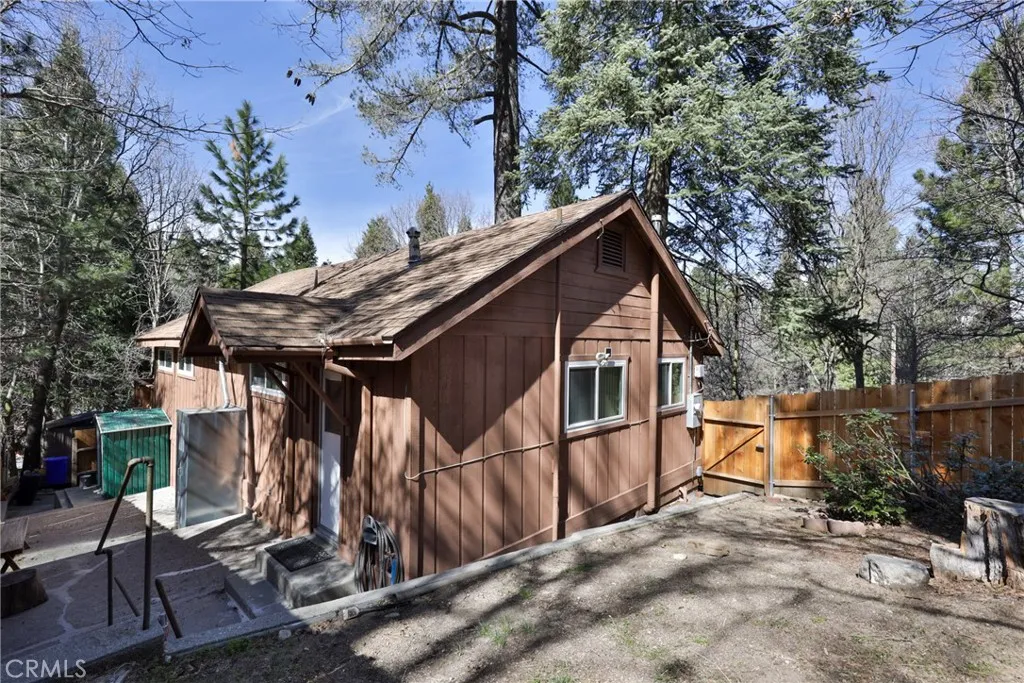 22945 Redwood Way, Crestline, California 92325 home-pic-55