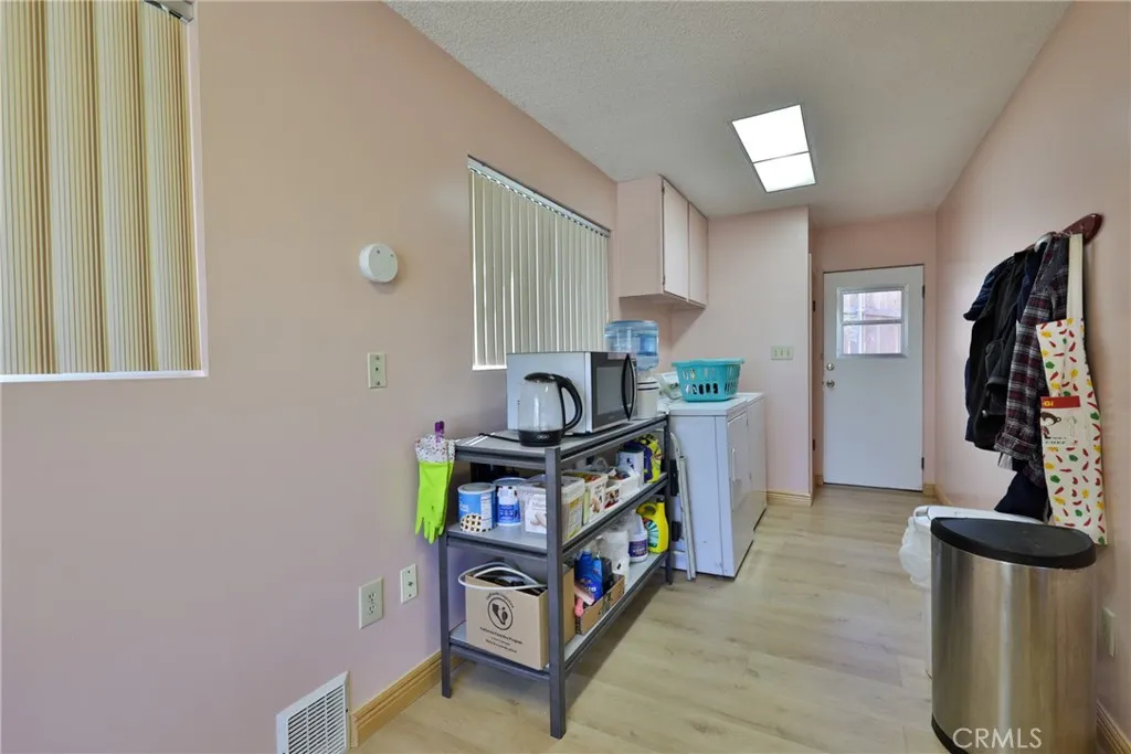 22945 Redwood Way, Crestline, California 92325 home-pic-22