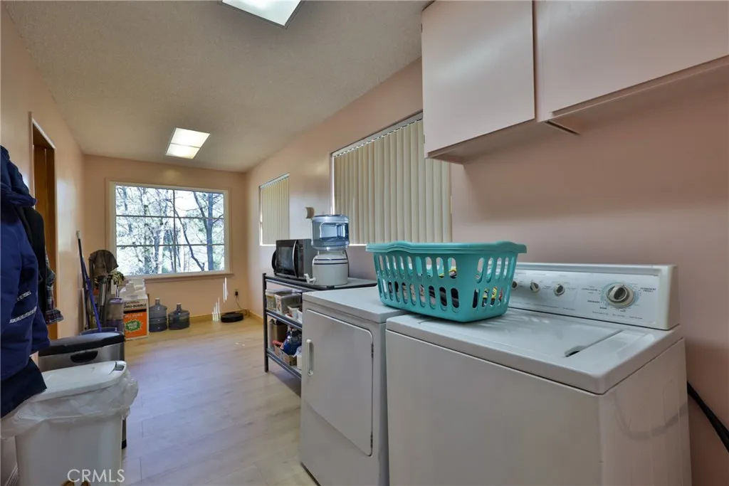 22945 Redwood Way, Crestline, California 92325 home-pic-24