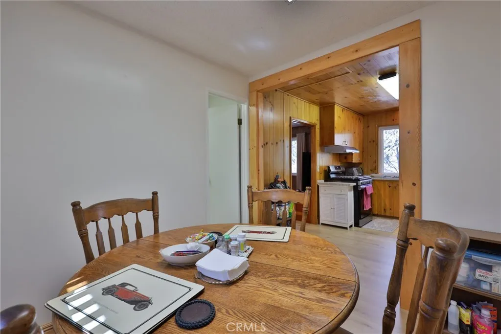 22945 Redwood Way, Crestline, California 92325 home-pic-27