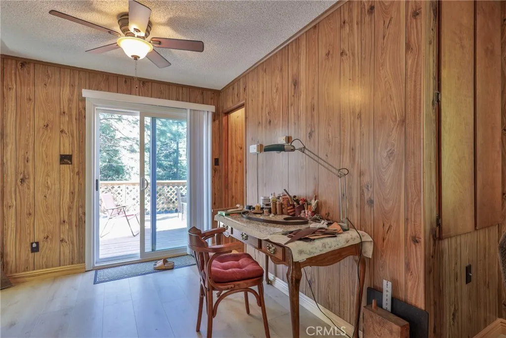 22945 Redwood Way, Crestline, California 92325 home-pic-14