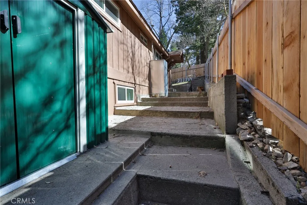22945 Redwood Way, Crestline, California 92325 home-pic-53