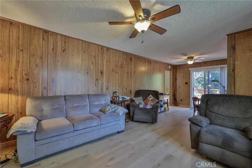 22945 Redwood Way, Crestline, California 92325 home-pic-12