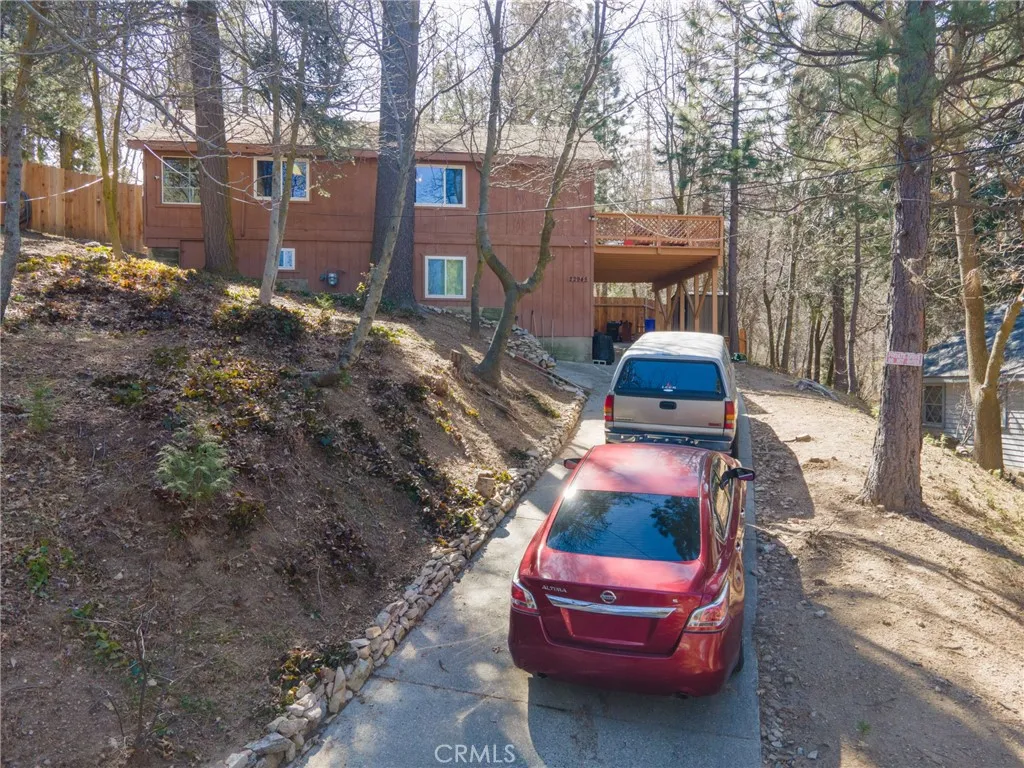 22945 Redwood Way, Crestline, California 92325 home-pic-5