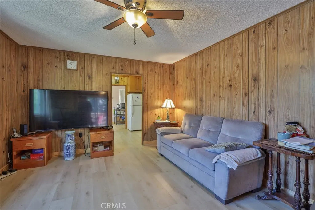 22945 Redwood Way, Crestline, California 92325 home-pic-11