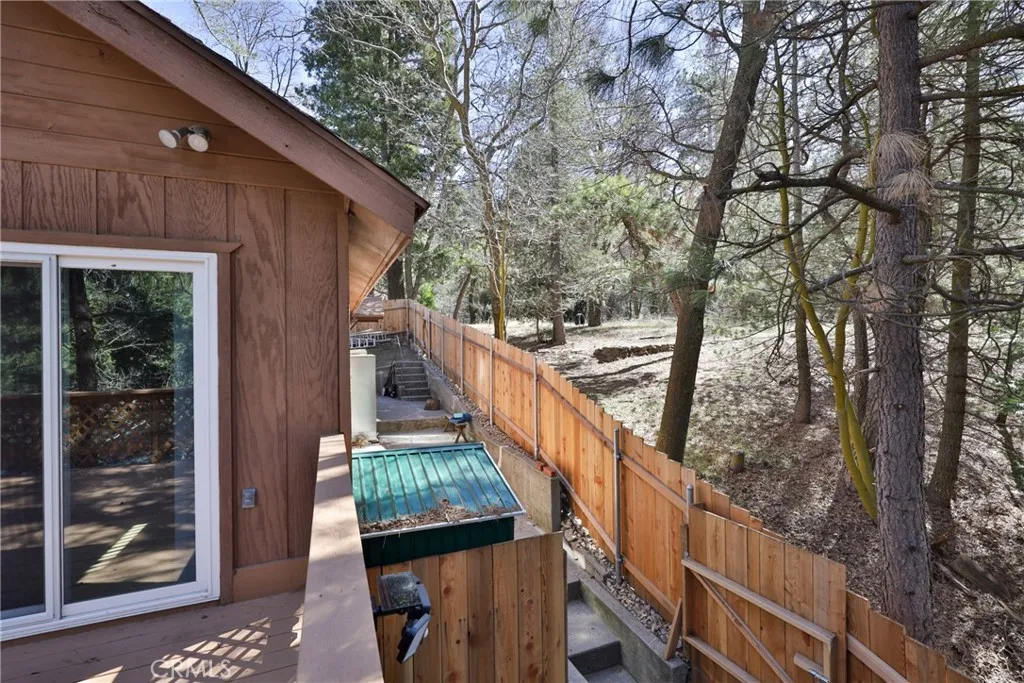 22945 Redwood Way, Crestline, California 92325 home-pic-37