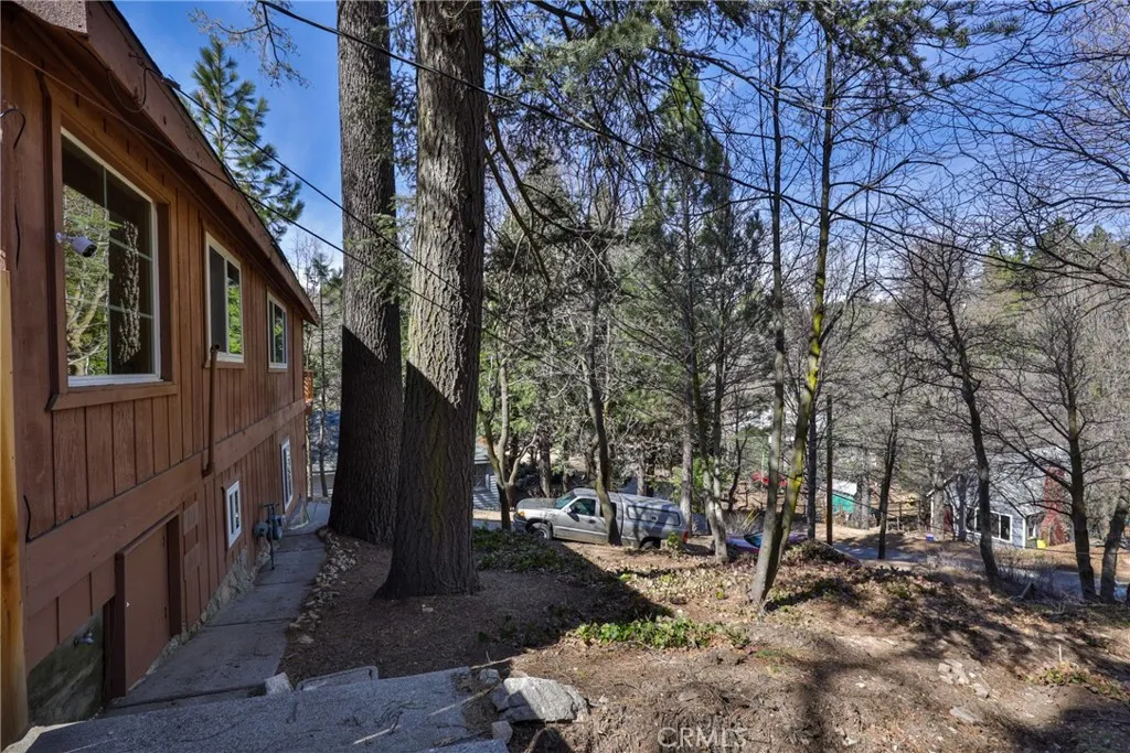 22945 Redwood Way, Crestline, California 92325 home-pic-61