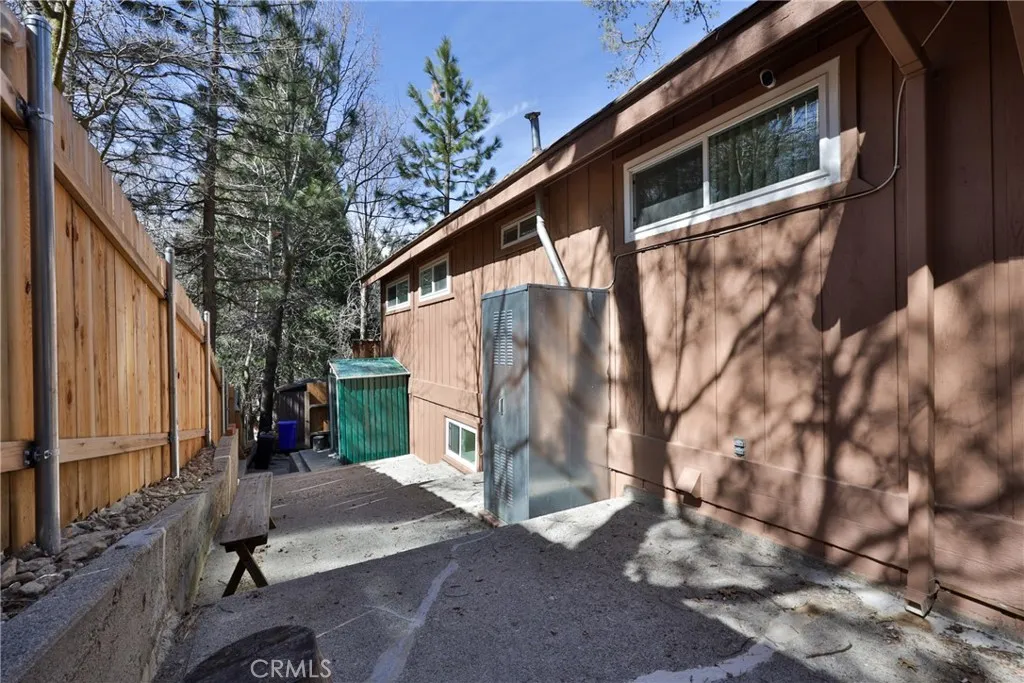 22945 Redwood Way, Crestline, California 92325 home-pic-57