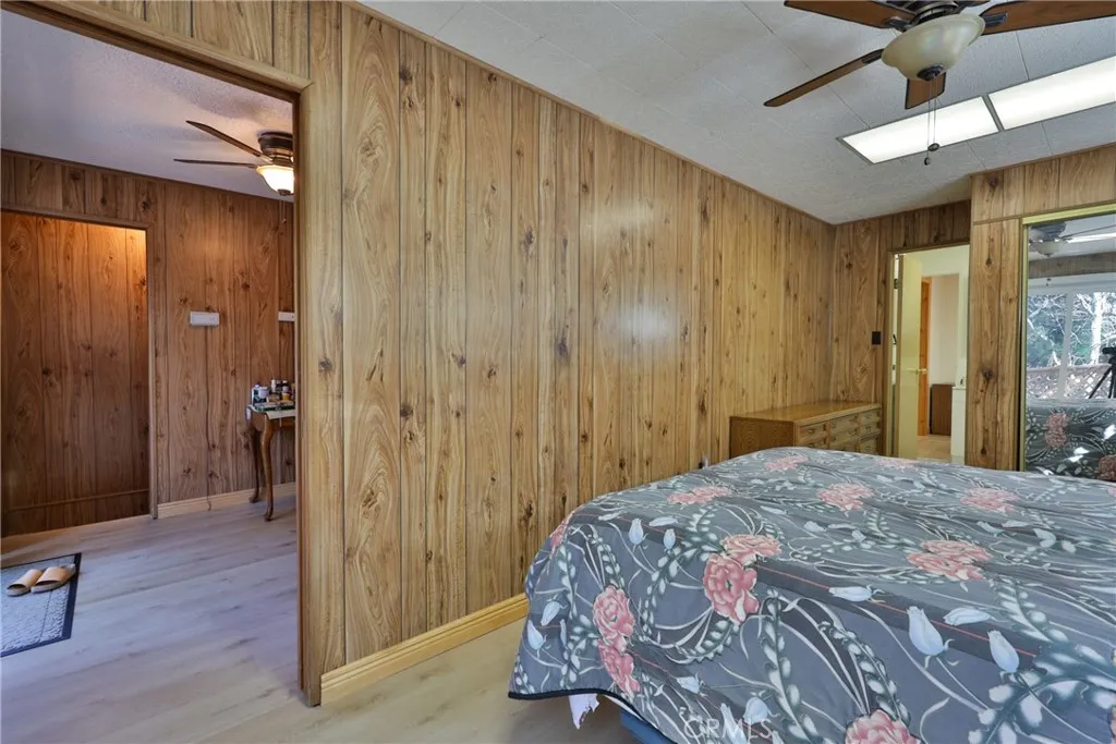 22945 Redwood Way, Crestline, California 92325 home-pic-33