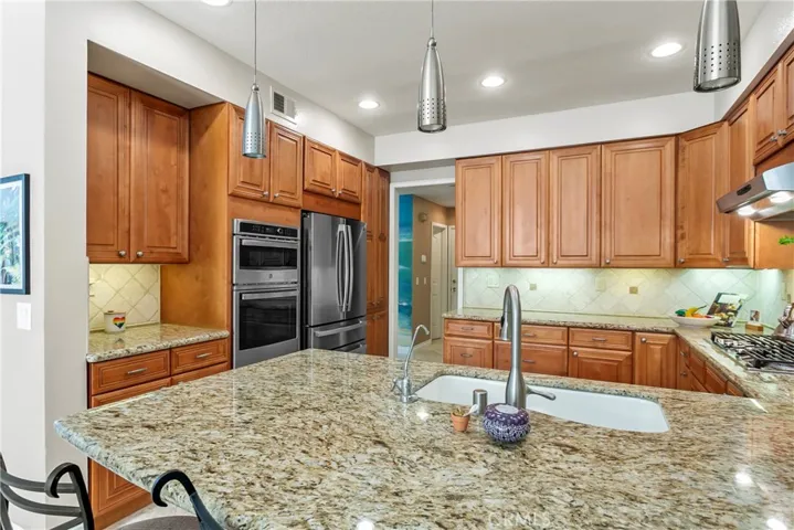 18 Oakcliff Drive, Laguna Niguel, California 92677