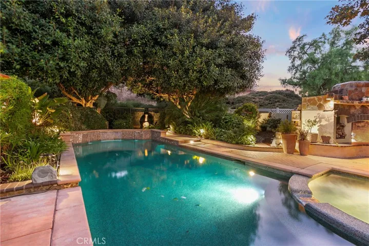 18 Oakcliff Drive, Laguna Niguel, California 92677