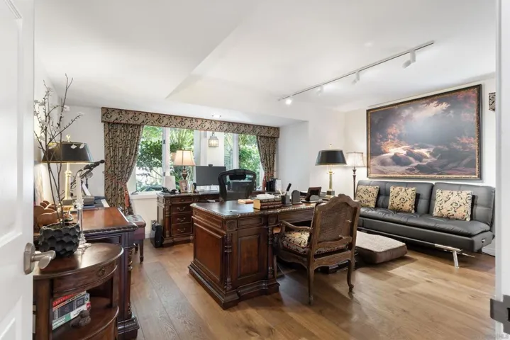 7272 Country Club Dr, La Jolla, California 92037