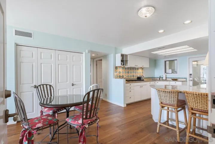 Separate Entrance Guest/Maids' Quarters