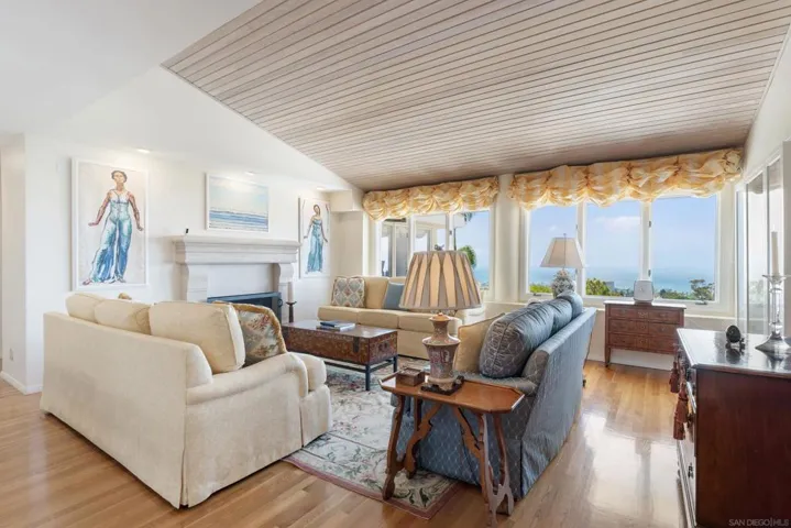 7272 Country Club Dr, La Jolla, California 92037