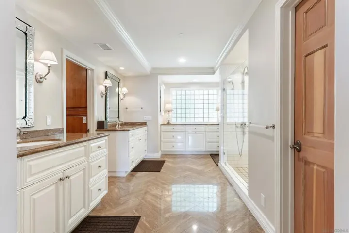 7272 Country Club Dr, La Jolla, California 92037