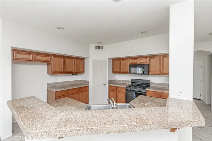 27 Ponte Loren, Lake Elsinore, California 92532