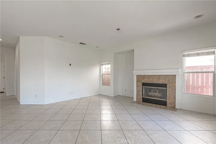 27 Ponte Loren, Lake Elsinore, California 92532