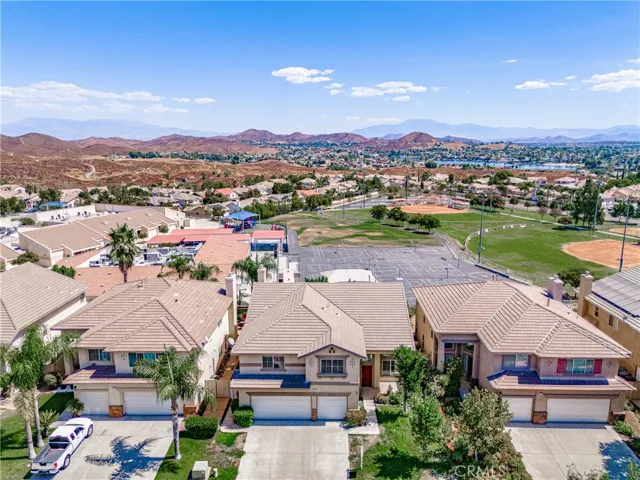 27 Ponte Loren, Lake Elsinore, California 92532