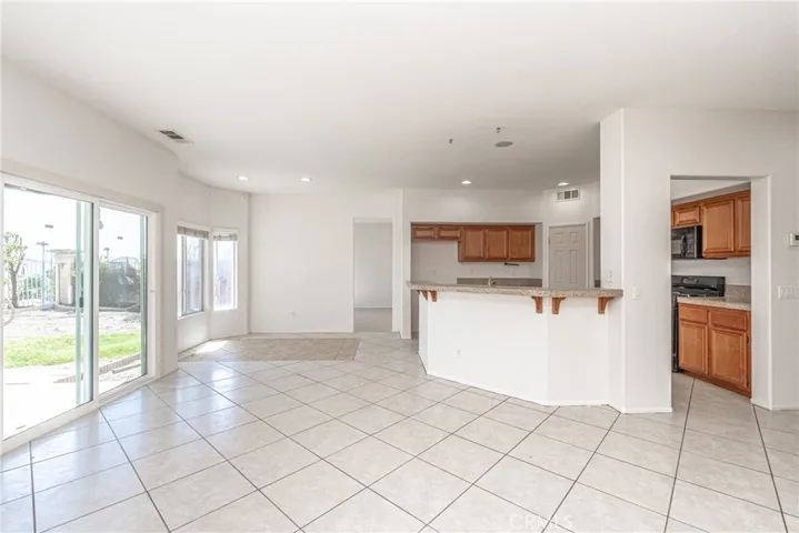 27 Ponte Loren, Lake Elsinore, California 92532