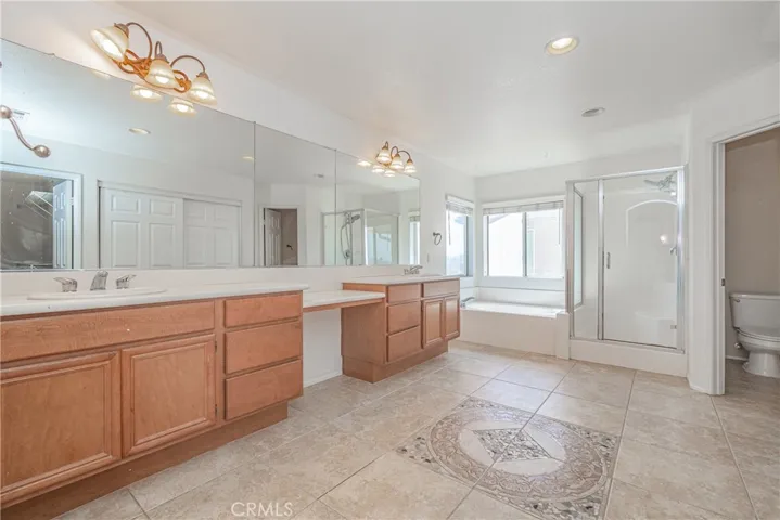 27 Ponte Loren, Lake Elsinore, California 92532